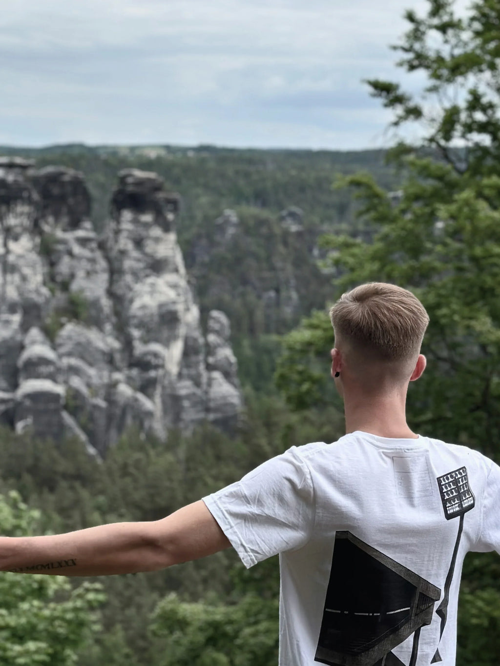 Betonkurve™ Stadion Relikt T-Shirt - Casualstoff